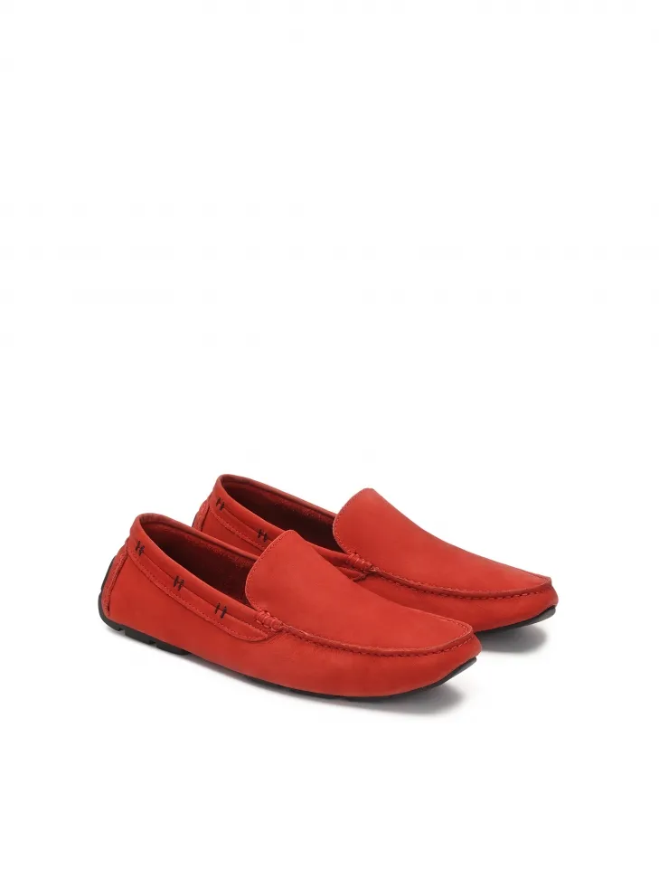 Mocassins intemporels en nubuck rouge