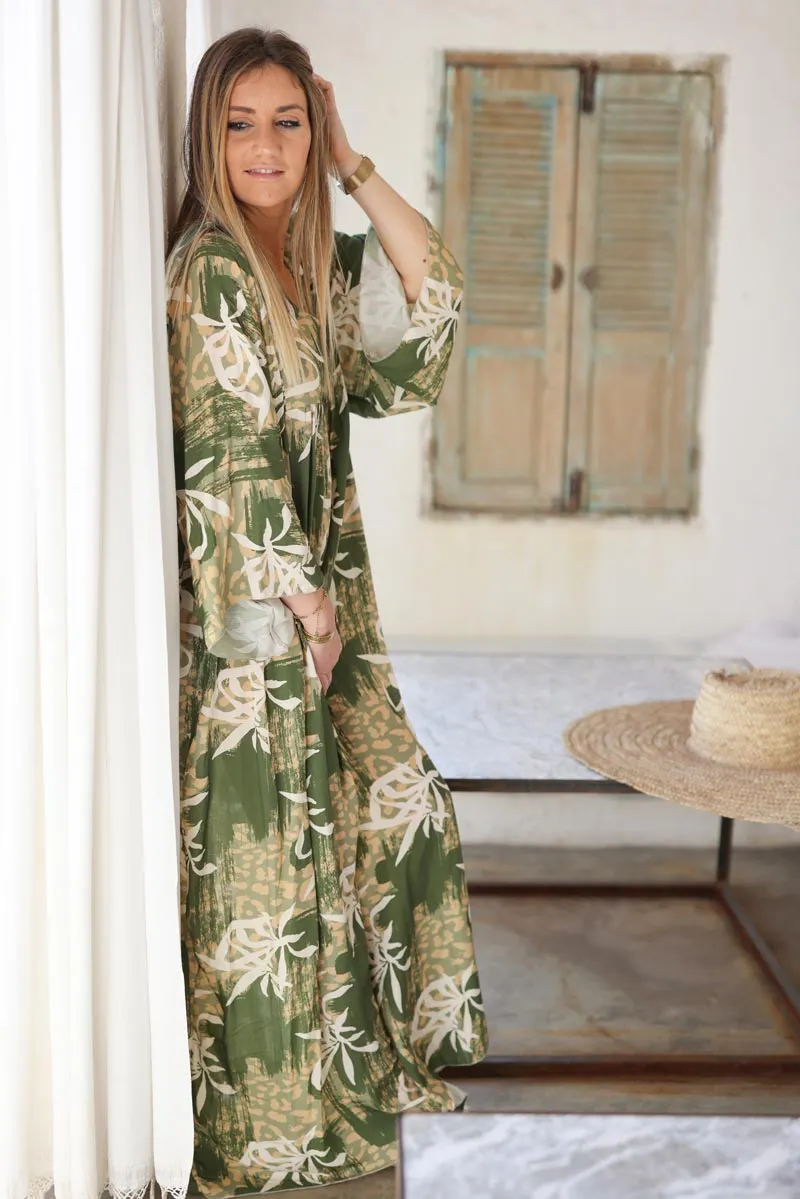 Robe longue fluide col v et manches larges imprimé asiatique kaki