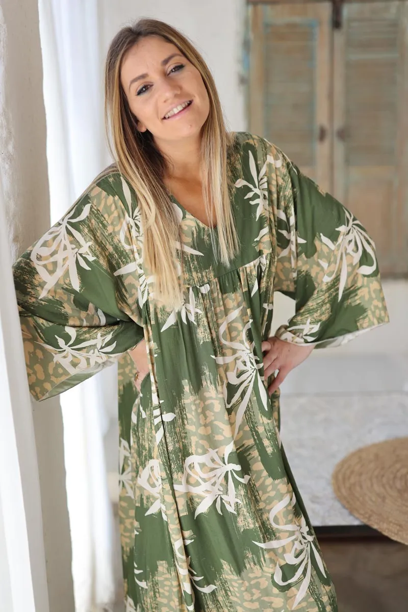 Robe longue fluide col v et manches larges imprimé asiatique kaki